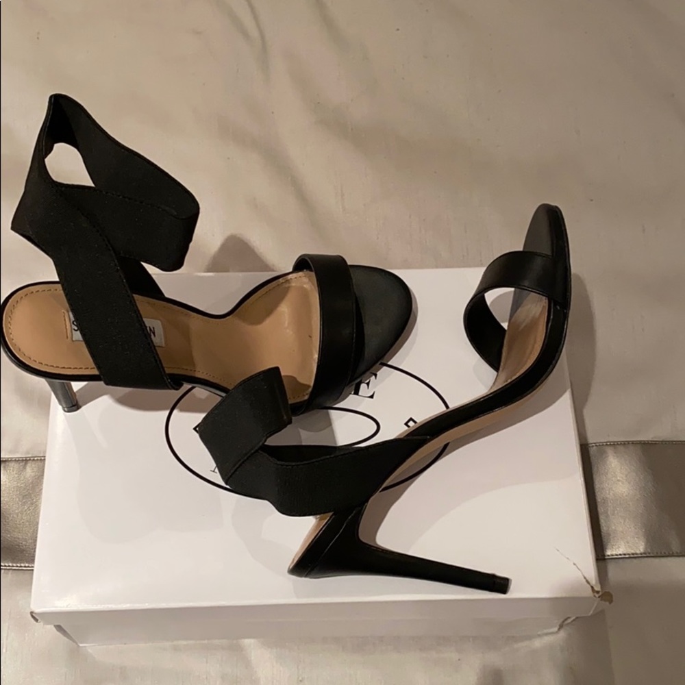 Steve Madden black Raina pumps size 9.5